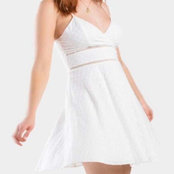 Francesca's Qwinn Eyelet Dress Size S - Picture 1 of 2